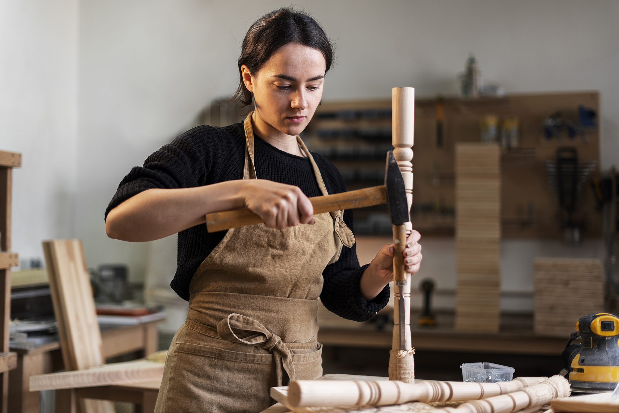 workshop woman crafts