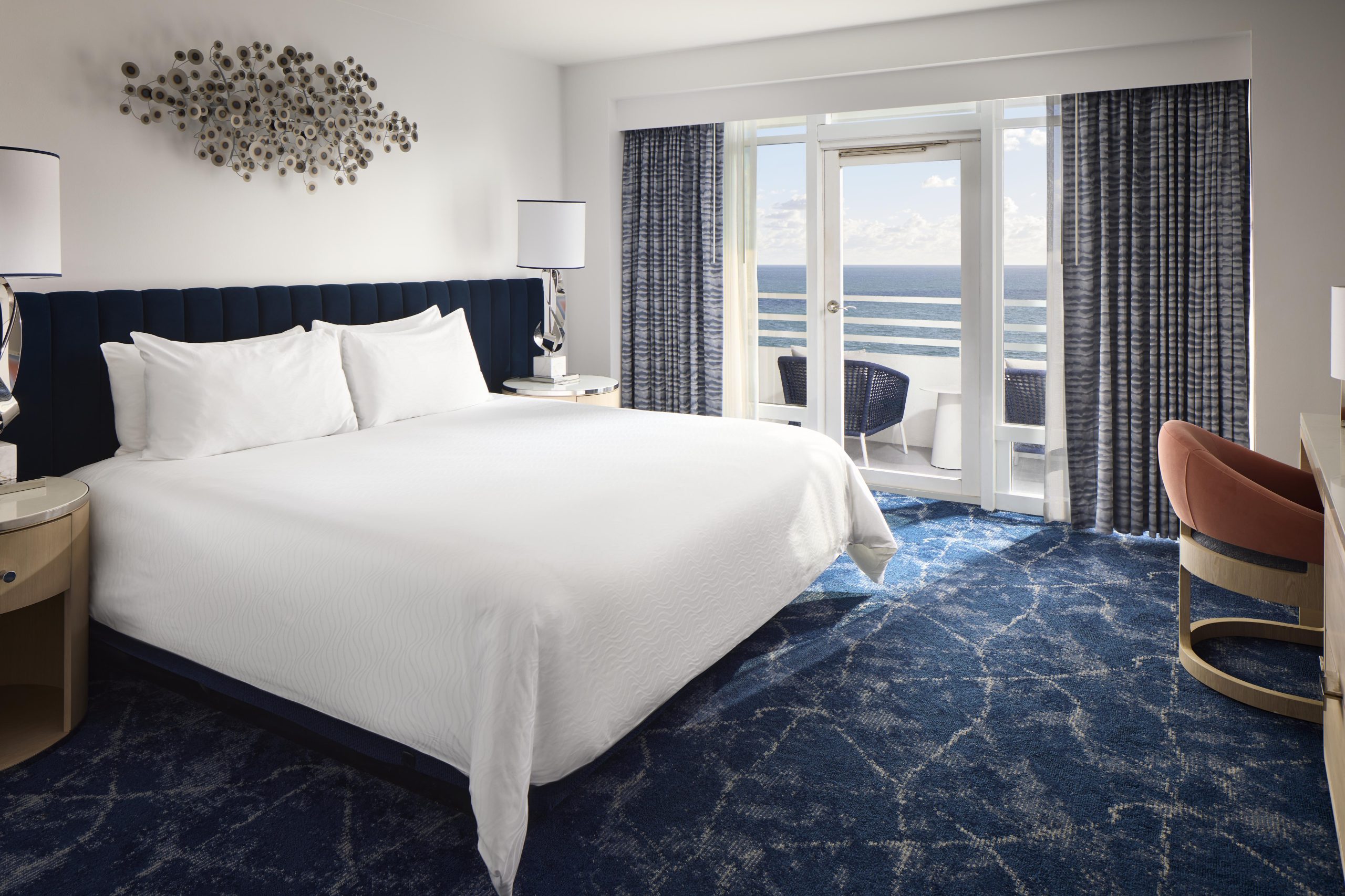 Fontainebleau Miami - Versailles Tower